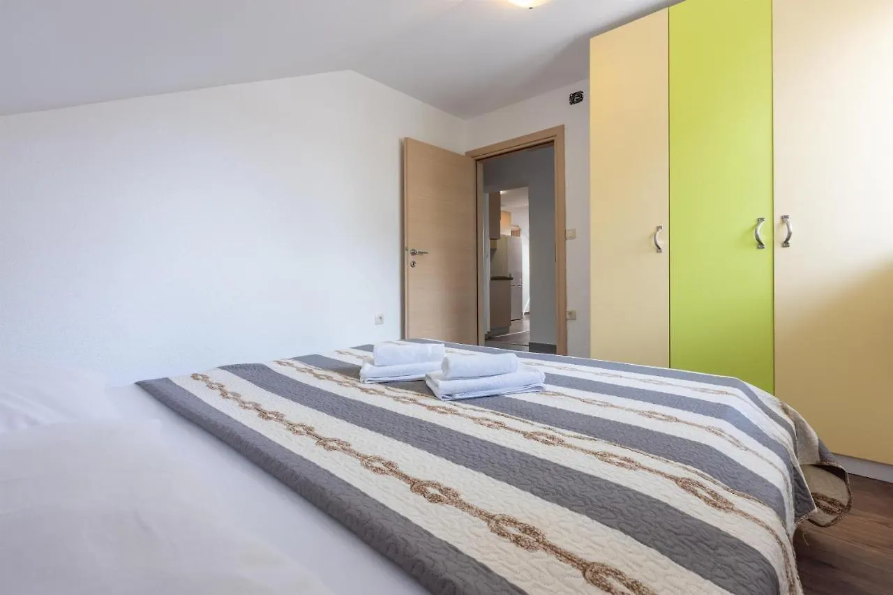 Apartments Mirela Crikvenica 0*,  Croatia