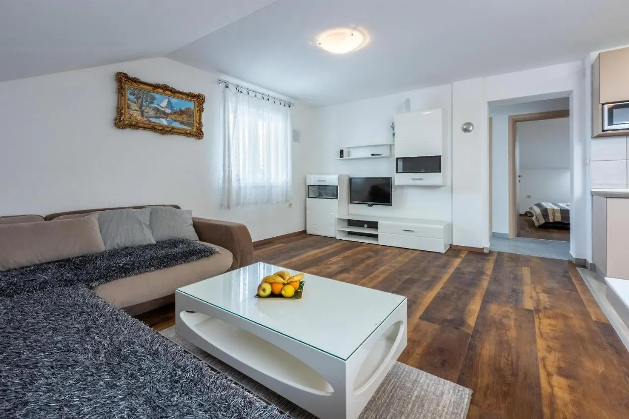 Apartments Mirela Crikvenica