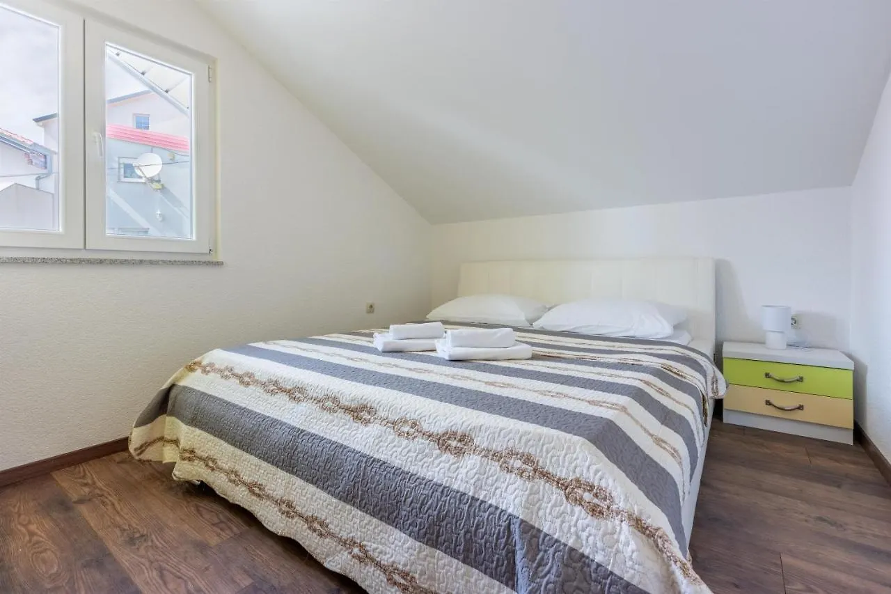 Apartments Mirela Crikvenica