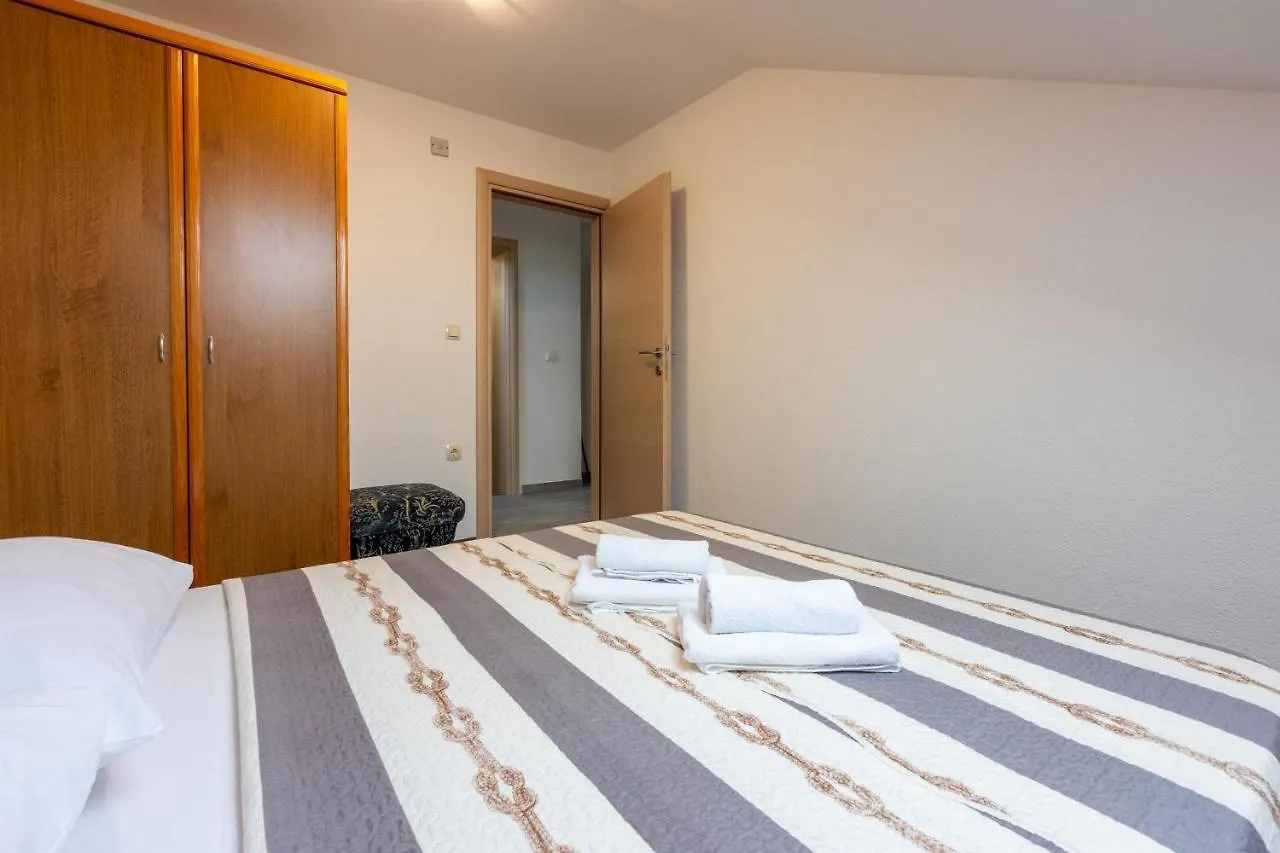 Apartments Mirela Crikvenica