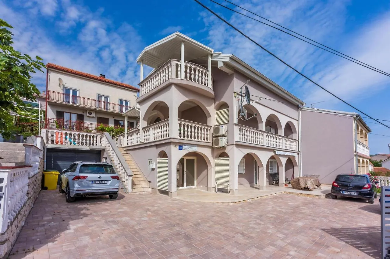 Apartments Mirela Crikvenica