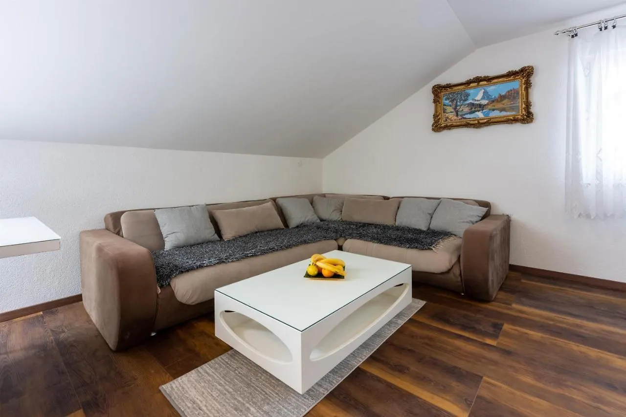 Apartments Mirela Crikvenica